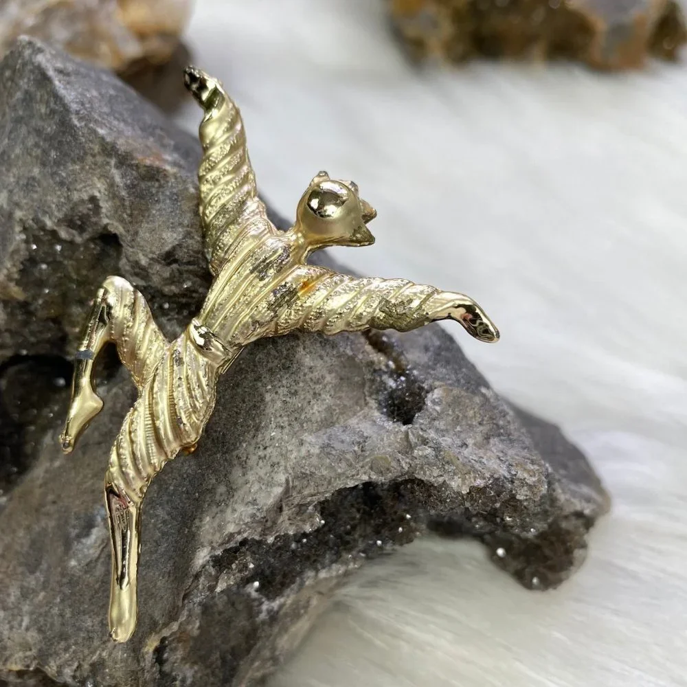 Vintage Gold Tone Dancer Leaping Brooch Pin 2”